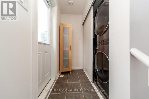 428 - 12 Douro Street, Toronto (Niagara), ON - Indoor Photo Showing Laundry Room