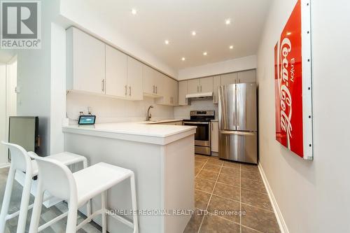 428 - 12 Douro Street, Toronto (Niagara), ON - Indoor Photo Showing Kitchen