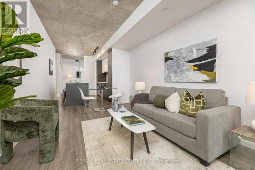 504 - 7 Smith Crescent, Toronto (Stonegate-Queensway), ON - Indoor Photo Showing Living Room