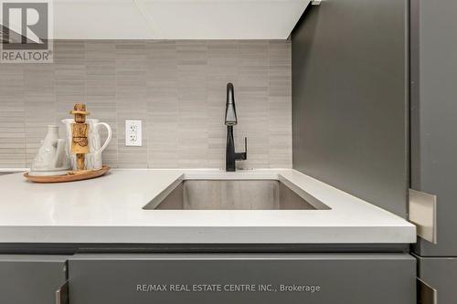 504 - 7 Smith Crescent, Toronto (Stonegate-Queensway), ON - Indoor Photo Showing Kitchen