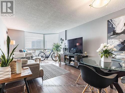 2010 - 3 Hickory Tree Road, Toronto (Weston), ON - Indoor Photo Showing Living Room