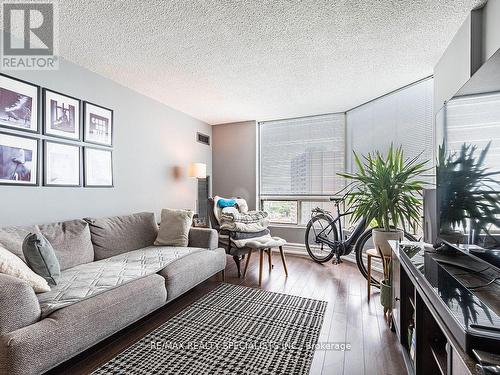 2010 - 3 Hickory Tree Road, Toronto (Weston), ON - Indoor Photo Showing Living Room