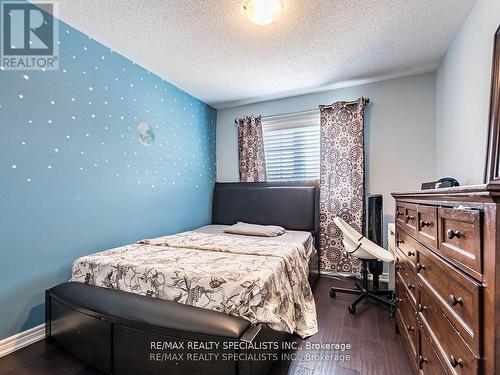 13 Kempsford Crescent, Brampton, ON - Indoor Photo Showing Bedroom