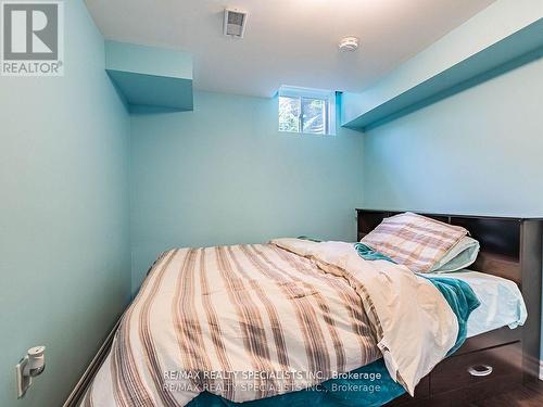 13 Kempsford Crescent, Brampton, ON - Indoor Photo Showing Bedroom