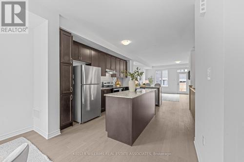 4074 Kadic Terrace, Mississauga (Churchill Meadows), ON - Indoor Photo Showing Kitchen With Stainless Steel Kitchen