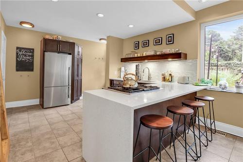 66 Yates Street, St. Catharines, ON - Indoor Photo Showing Kitchen