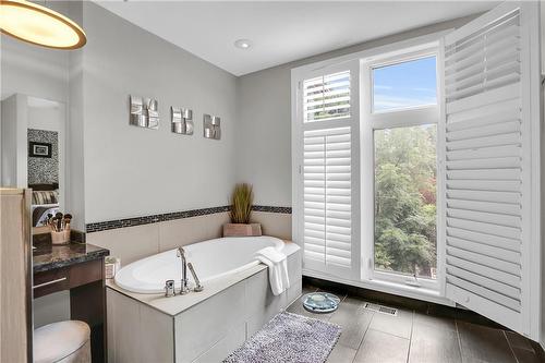 66 Yates Street, St. Catharines, ON - Indoor Photo Showing Bathroom