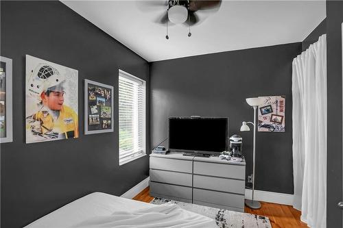 66 Yates Street, St. Catharines, ON - Indoor Photo Showing Bedroom