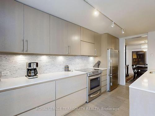 607-30 Church St, Toronto, ON - Indoor Photo Showing Kitchen With Upgraded Kitchen