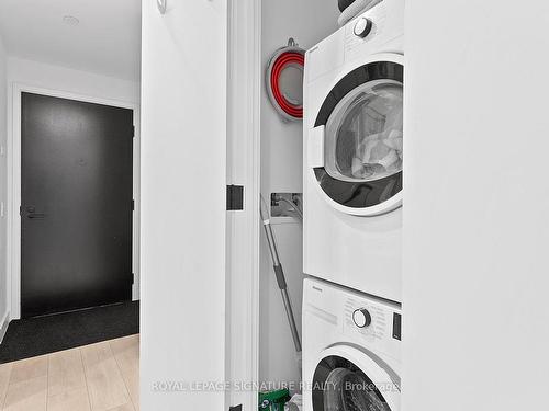 1123-505 Richmond St W, Toronto, ON - Indoor Photo Showing Laundry Room