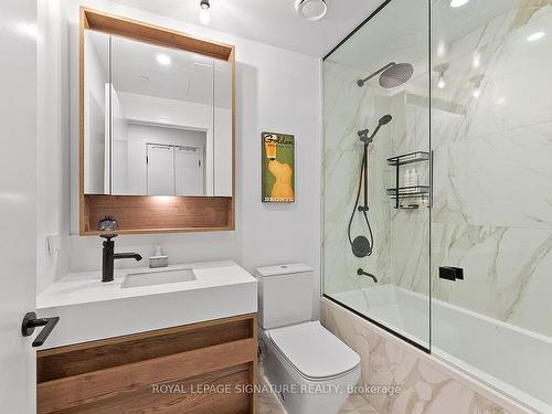 1123-505 Richmond St W, Toronto, ON - Indoor Photo Showing Bathroom