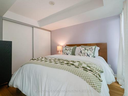 401-1169 Queen St W, Toronto, ON - Indoor Photo Showing Bedroom