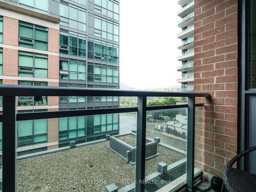 401-1169 Queen St W, Toronto, ON - Indoor Photo Showing Bedroom