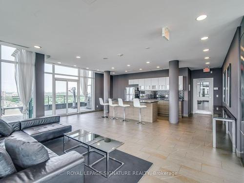 401-1169 Queen St W, Toronto, ON - Indoor Photo Showing Living Room