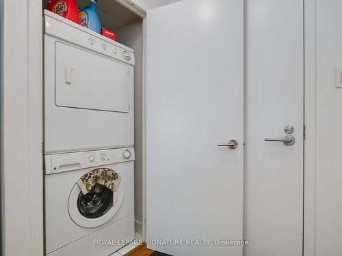 401-1169 Queen St W, Toronto, ON - Indoor Photo Showing Laundry Room