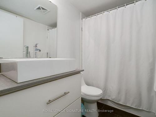 401-1169 Queen St W, Toronto, ON - Indoor Photo Showing Bathroom