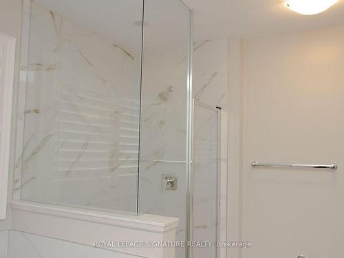 57 Hubbell Rd S, Brampton, ON - Indoor Photo Showing Bathroom