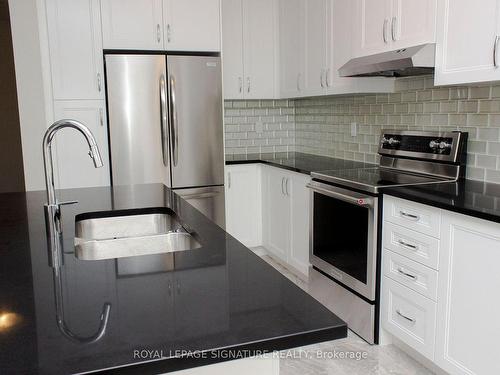 57 Hubbell Rd S, Brampton, ON - Indoor Photo Showing Kitchen With Double Sink With Upgraded Kitchen