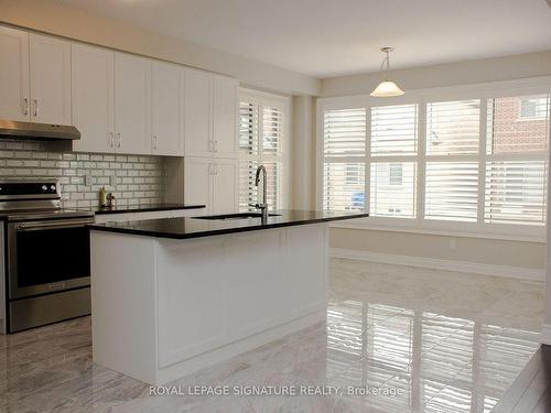 57 Hubbell Rd S, Brampton, ON - Indoor Photo Showing Kitchen