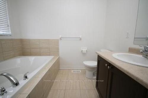 21 Newington Cres, Brampton, ON - Indoor Photo Showing Bathroom