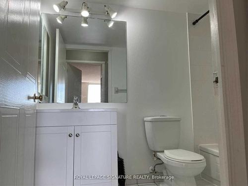 2206-135 Hillcrest Ave, Mississauga, ON - Indoor Photo Showing Bathroom