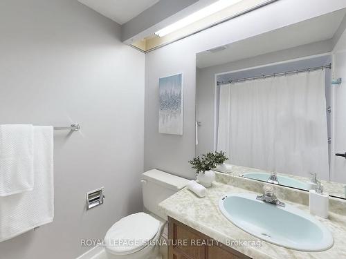 2420 Coppersmith Crt, Mississauga, ON - Indoor Photo Showing Bathroom