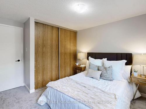 2420 Coppersmith Crt, Mississauga, ON - Indoor Photo Showing Bedroom