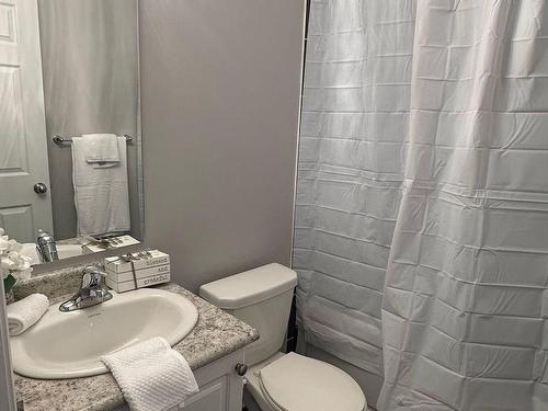 14 Rockman Cres, Brampton, ON - Indoor Photo Showing Bathroom