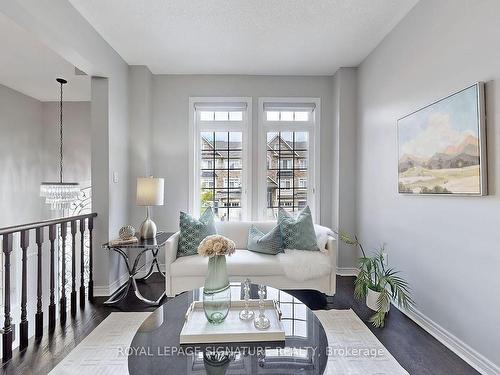 14 Rockman Cres, Brampton, ON - Indoor Photo Showing Living Room