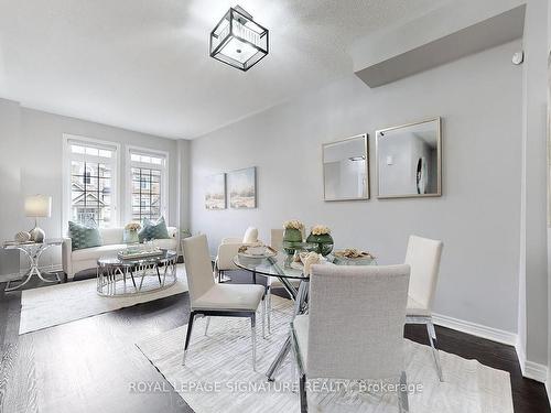 14 Rockman Cres, Brampton, ON - Indoor Photo Showing Living Room