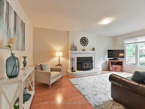 4128 Powderhorn Cres, Mississauga, ON - Indoor Photo Showing Living Room With Fireplace