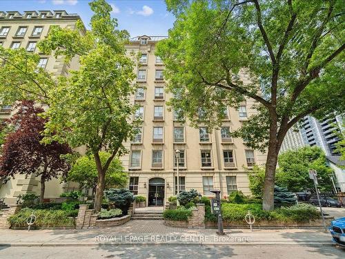 602-88 Charles St E, Toronto, ON - Outdoor With Facade