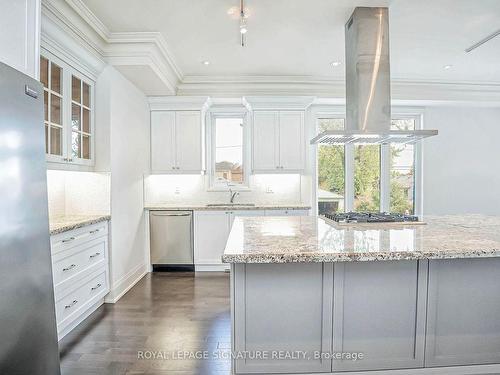 28 Elder Ave, Toronto, ON - Indoor Photo Showing Kitchen With Upgraded Kitchen