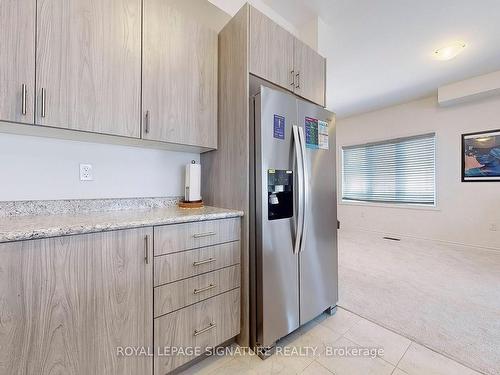 13-88 Decorso Dr, Guelph, ON - Indoor Photo Showing Kitchen