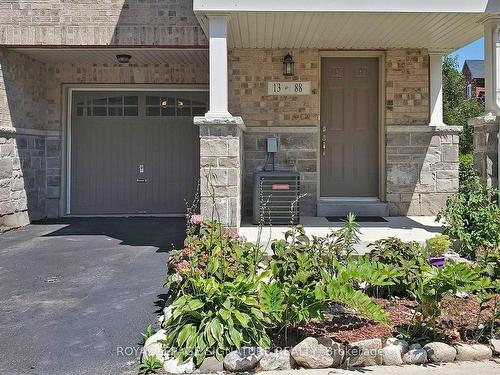 13-88 Decorso Dr, Guelph, ON - Outdoor