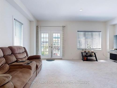 13-88 Decorso Dr, Guelph, ON - Indoor Photo Showing Living Room