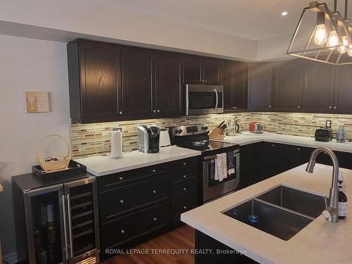 2 Carnoustie Lane, Georgian Bay, ON - Indoor Photo Showing Kitchen With Double Sink With Upgraded Kitchen