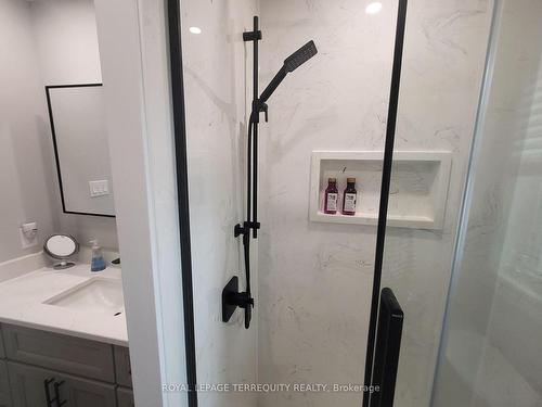 2 Carnoustie Lane, Georgian Bay, ON - Indoor Photo Showing Bathroom