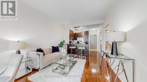 2408 - 18 Holmes Avenue, Toronto (Willowdale East), ON - Indoor Photo Showing Living Room