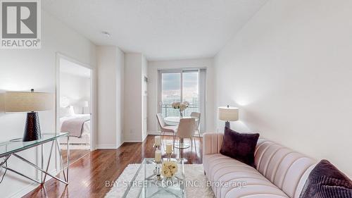 2408 - 18 Holmes Avenue, Toronto (Willowdale East), ON - Indoor Photo Showing Living Room