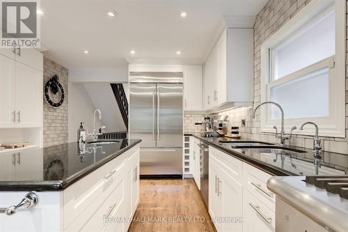 581 Ontario Street, Toronto (Cabbagetown-South St. James Town), ON - Indoor Photo Showing Kitchen With Upgraded Kitchen