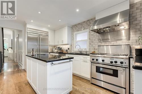 581 Ontario Street, Toronto (Cabbagetown-South St. James Town), ON - Indoor Photo Showing Kitchen With Upgraded Kitchen