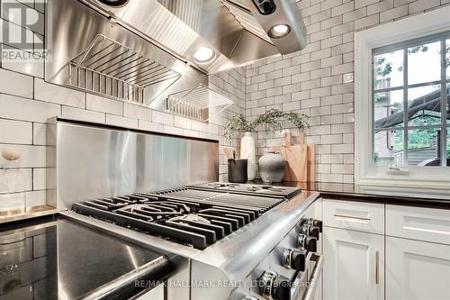 581 Ontario Street, Toronto (Cabbagetown-South St. James Town), ON - Indoor Photo Showing Kitchen