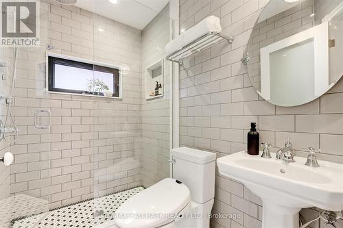 581 Ontario Street, Toronto (Cabbagetown-South St. James Town), ON - Indoor Photo Showing Bathroom