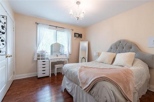 7775 St. Augustine Crescent, Niagara Falls, ON - Indoor Photo Showing Bedroom