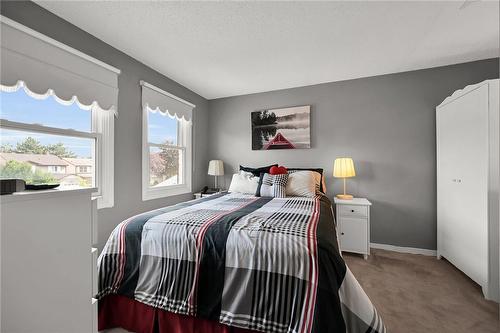 3011 Sandlewood Court, Burlington, ON - Indoor Photo Showing Bedroom