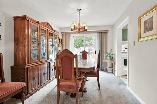 3011 Sandlewood Court, Burlington, ON - Indoor Photo Showing Dining Room