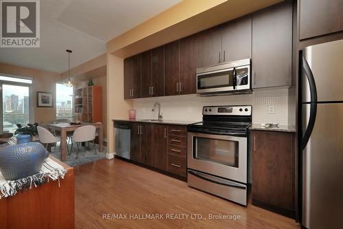 N904 - 116 George Street, Toronto (Moss Park), ON - Indoor Photo Showing Kitchen With Stainless Steel Kitchen