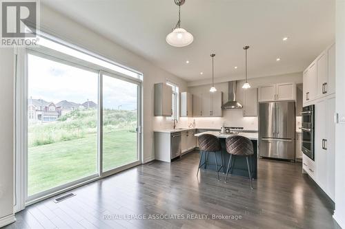 55 Deepwood Crescent, East Gwillimbury (Sharon), ON - Indoor Photo Showing Kitchen With Stainless Steel Kitchen With Upgraded Kitchen