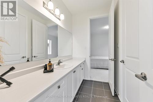 55 Deepwood Crescent, East Gwillimbury (Sharon), ON - Indoor Photo Showing Bathroom